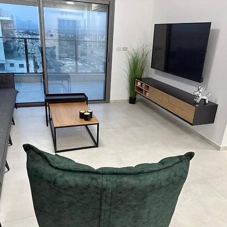 Elegant 3 Bedroom Ocean View Condo In Kiryat Yam Qiryat Yam Eksteriør bilde