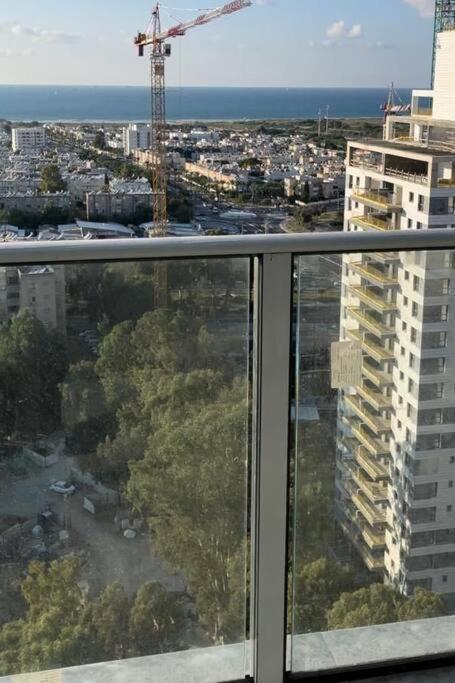 Elegant 3 Bedroom Ocean View Condo In Kiryat Yam Qiryat Yam Eksteriør bilde
