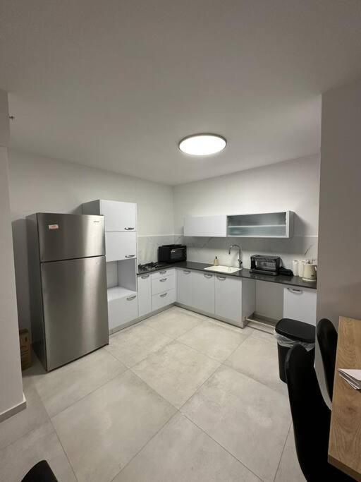 Elegant 3 Bedroom Ocean View Condo In Kiryat Yam Qiryat Yam Eksteriør bilde
