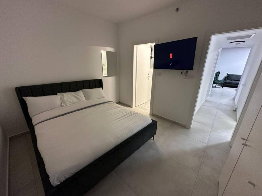 Elegant 3 Bedroom Ocean View Condo In Kiryat Yam Qiryat Yam Eksteriør bilde