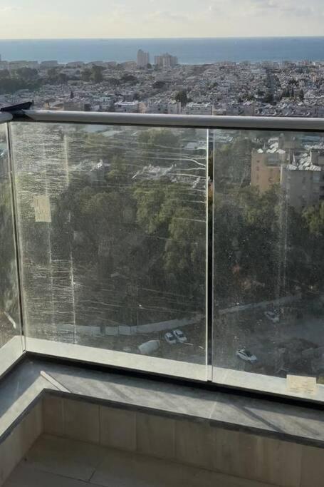 Elegant 3 Bedroom Ocean View Condo In Kiryat Yam Qiryat Yam Eksteriør bilde